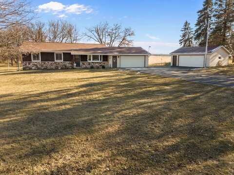 W8294 LINCOLN Avenue, OAKFIELD, WI 53065