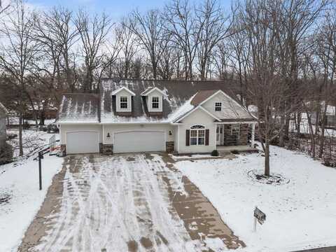 555 WOODLAND Circle, WAUPACA, WI 54981