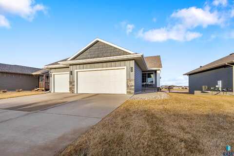 2628 S Keyrell Dr, Sioux Falls, SD 57106