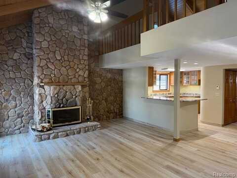 35451 HERITAGE Lane, Farmington, MI 48335