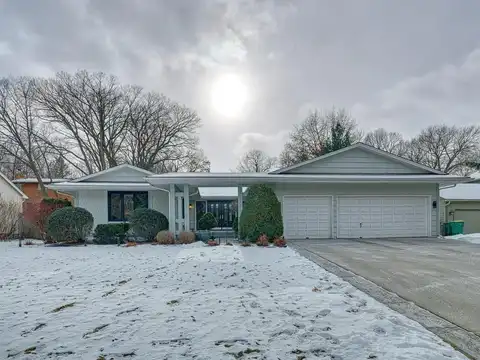 8425 Amsden Ridge Drive, Bloomington, MN 55438