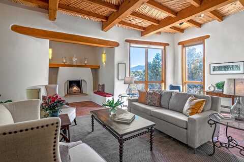 46 Laughing Horse Lane, Santa Fe, NM 87508