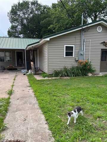 10693 Snavely RD, Elm Springs, AR 72762