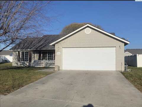 8203 Kootenay Ct, Pasco, WA 99301