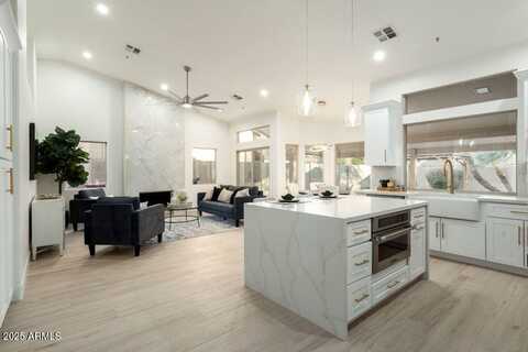 9439 E PALM TREE Drive, Scottsdale, AZ 85255