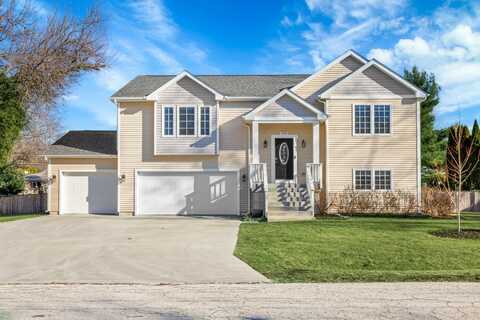 5516 W. Lake Shore Drive, Oakwood Hills, IL 60013