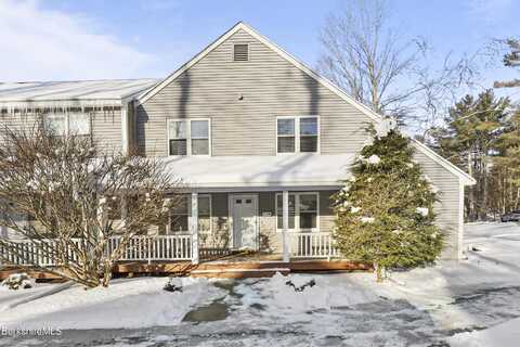 880 East St, Lee, MA 01238