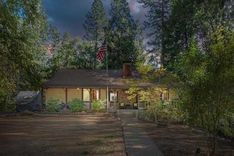 5131 Hillcrest Drive, Hathaway Pines, CA 95233