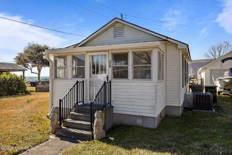 220 Hill Street, Cedar Point, NC 28584