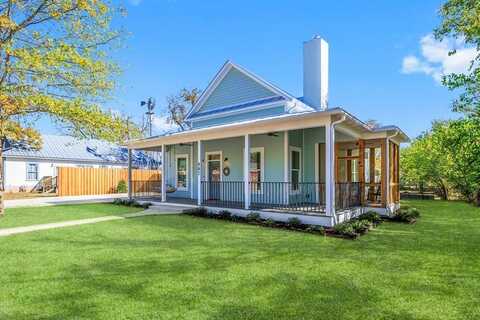 807 Orange St, Fredericksburg, TX 78624