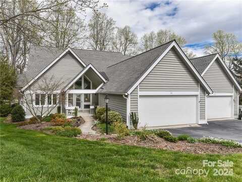 132 Overlook Drive, Flat Rock, NC 28731