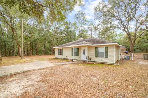 90 Michaelmas Circle, DeFuniak Springs, FL 32433