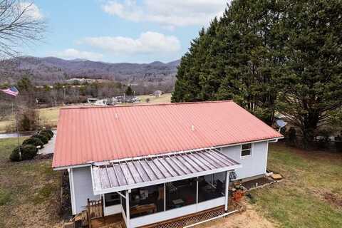 240 BELMONT DR, Franklin, NC 28734