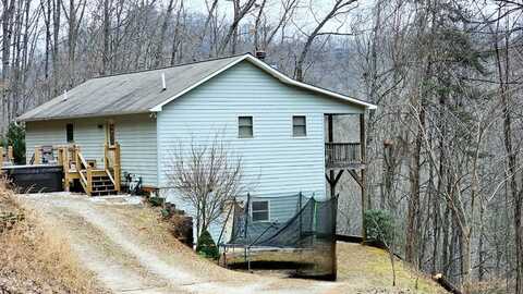 50 Farm House Road, Franklin, NC 28734