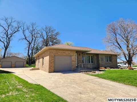 519 17th St W, CLEAR LAKE, IA 50428