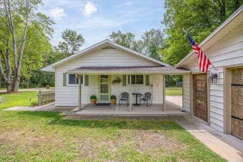 7519 9th Street, Canadian Lakes, MI 49346