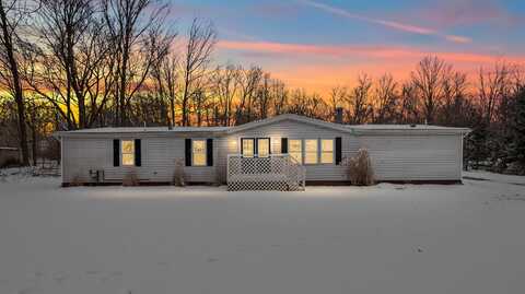 2250 N Lake Pleasant Road, Hillsdale, MI 49242