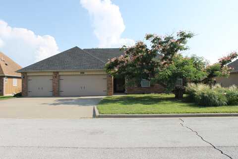 816 E Roubidoux Street, Nixa, MO 65714