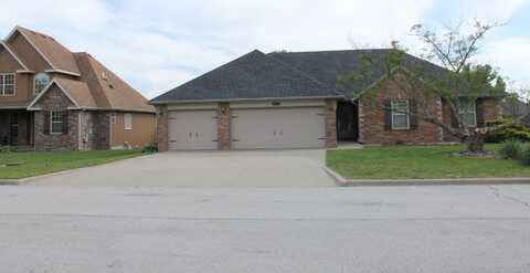 816 E Roubidoux Street, Nixa, MO 65714