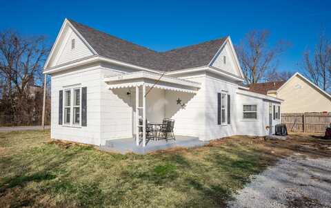 917 W Freeman Street, Bolivar, MO 65613