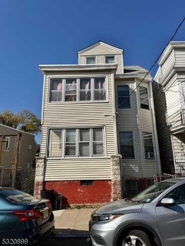 104 Highland St, Paterson, NJ 07524