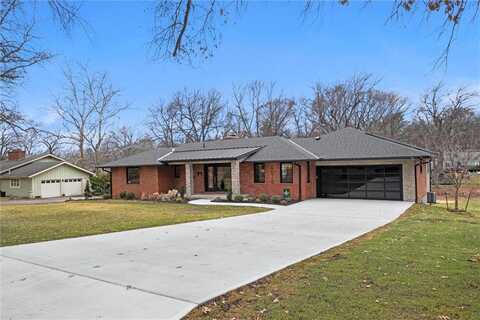 9628 Meadow Lane, Leawood, KS 66206