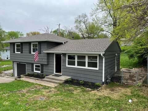 2015 NE Englewood Road, Kansas City, MO 64118