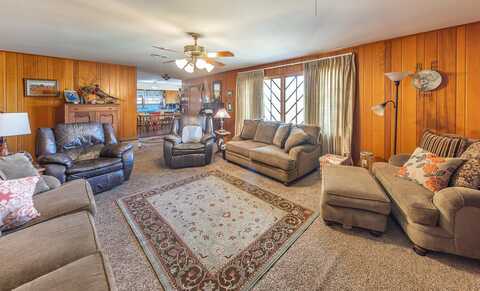 1223 Main Avenue, Ralls, TX 79357