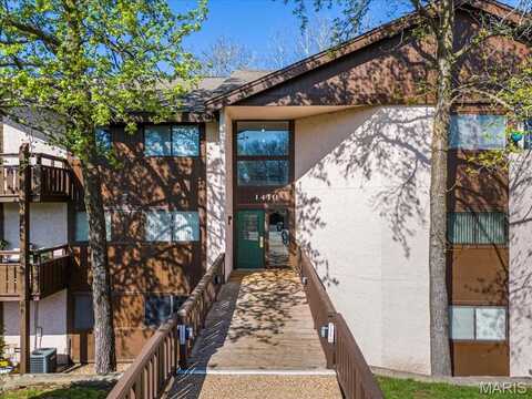 1410 Heritage Landing, Saint Charles, MO 63303