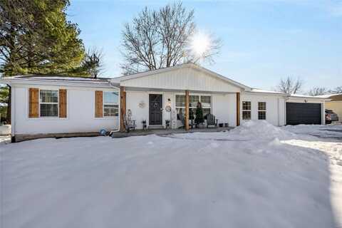 84 Pinewood Dr, Winfield, MO 63389