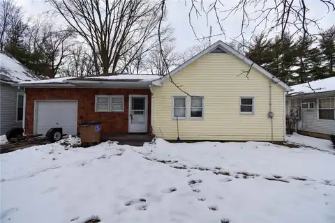 405 S Van Buren Street, Litchfield, IL 62056