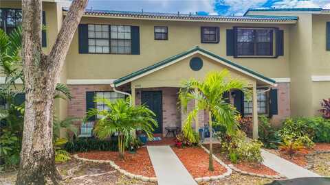 490 Westree Ln, Plantation, FL 33324