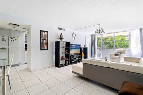 251 174, Sunny Isles Beach, FL 33160