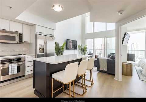 41 SE 5th St, Miami, FL 33131