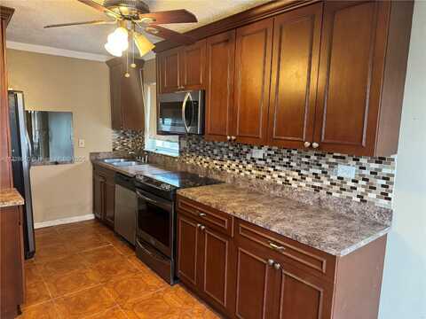 6150 NW 62nd St, Tamarac, FL 33319
