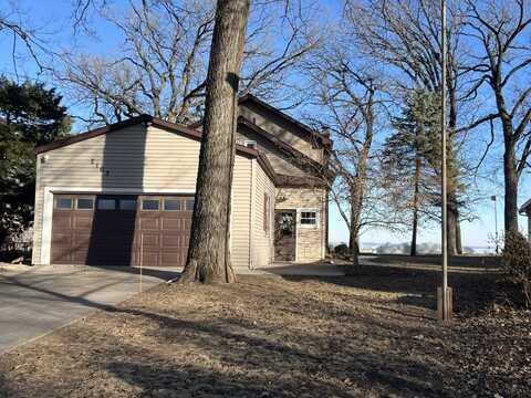 2163 N Point Comfort Rd, Oshkosh, WI 54902