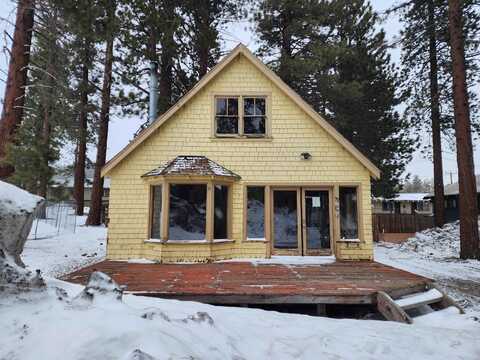 72 Laurel Mountain Rd, Mammoth Lakes, CA 93546