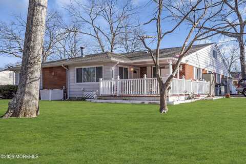 12a Robin Street, Manchester, NJ 08759