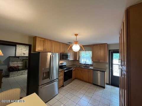 77 Nautilus Street, Beachwood, NJ 08722