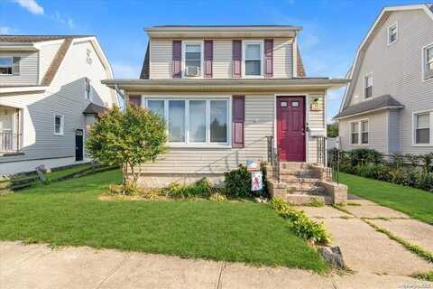 12 Maple Drive, Lindenhurst, NY 11757