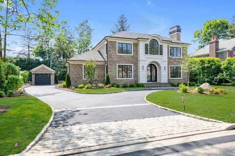 85 Dorchester Drive, Manhasset, NY 11030
