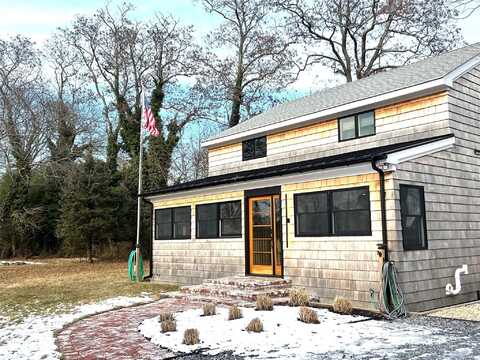 61 W Side Avenue, East Quogue, NY 11942