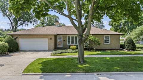 101 S Hi Lusi Avenue, Mount Prospect, IL 60056