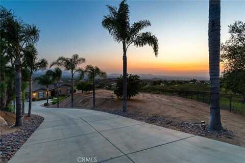 650 Crystal Mountain Circle, Riverside, CA 92506