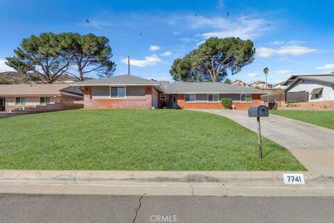 7741 Big Rock Drive, Jurupa Valley, CA 92509