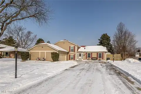 16930 N Meadows Circle, Strongsville, OH 44136