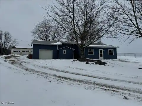 6833 State Route 754, Millersburg, OH 44654