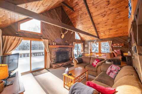 48 Upper Highlands Loop, Dover, VT 05356