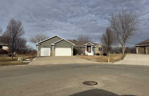 305 St. Andrews, Vermillion, SD 57069