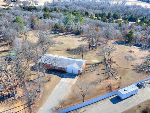 2204 Dixon Road, Choctaw, OK 73020